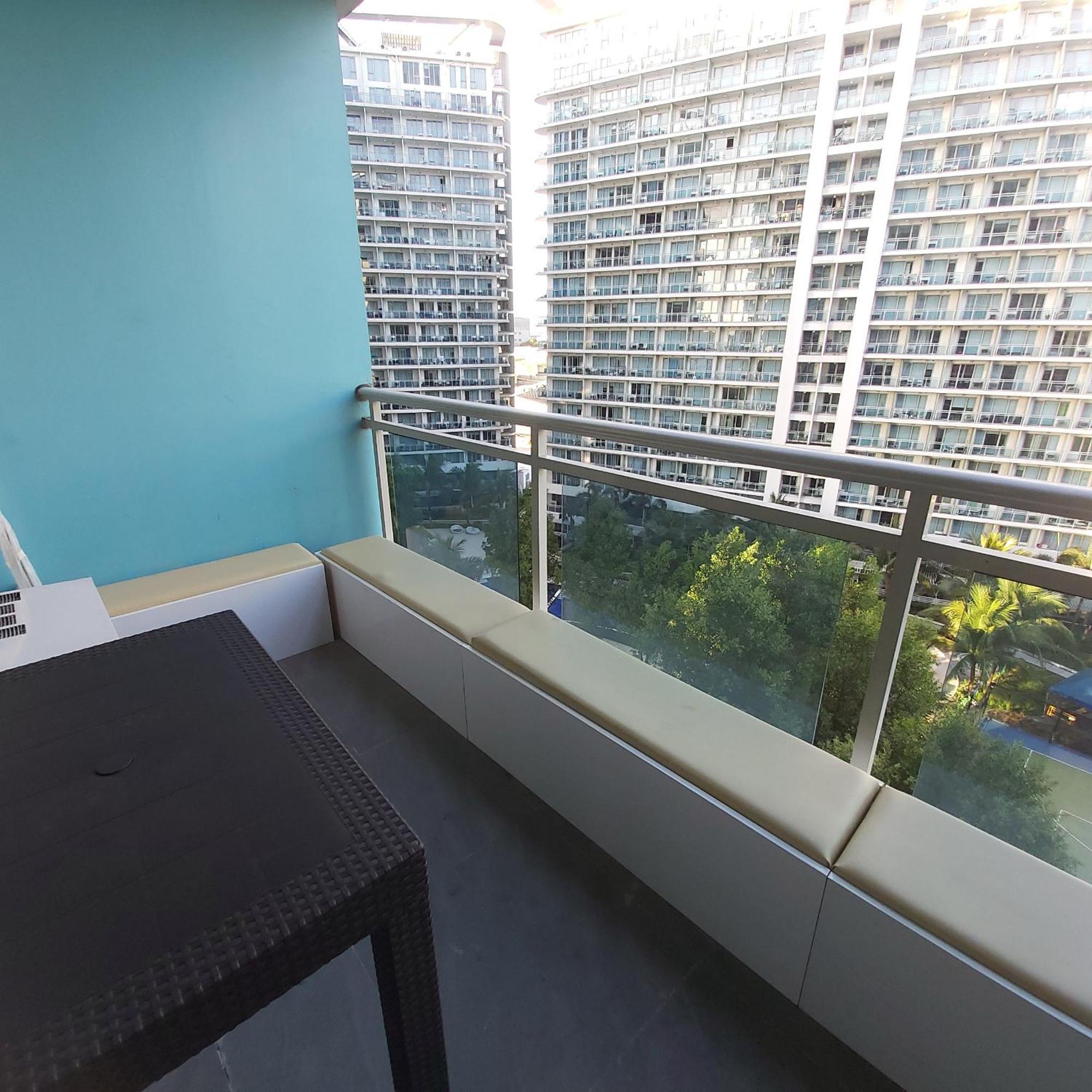 Azure Urban Resort Staycation Manila Rom bilde